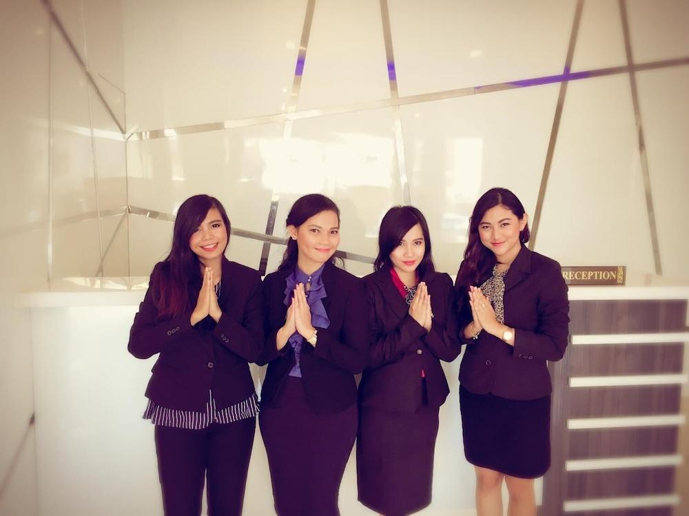 Os Hotel Airport Batam Экстерьер фото