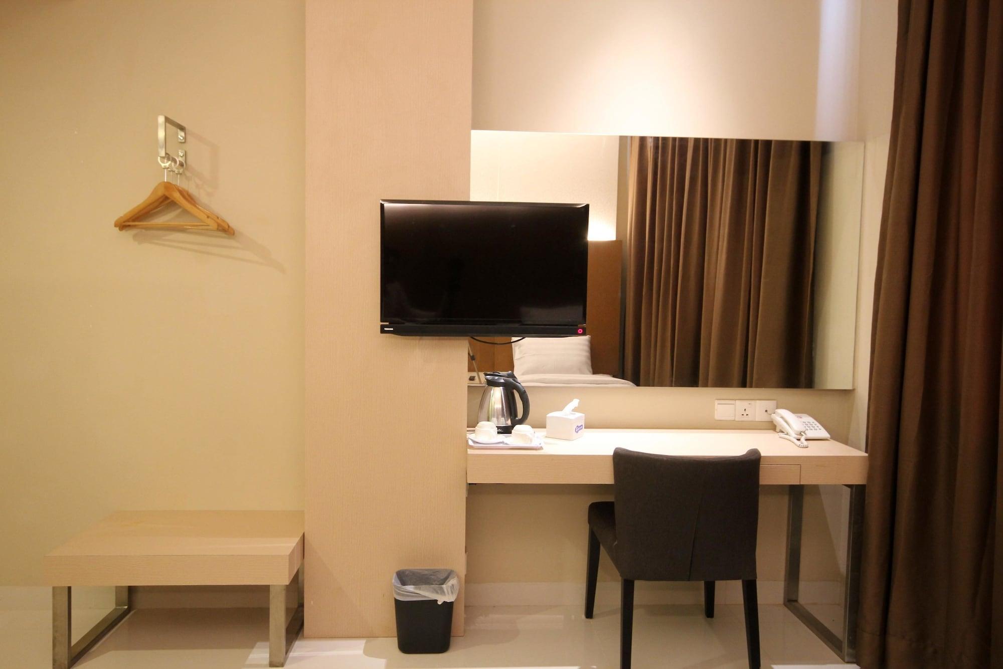 Os Hotel Airport Batam Экстерьер фото