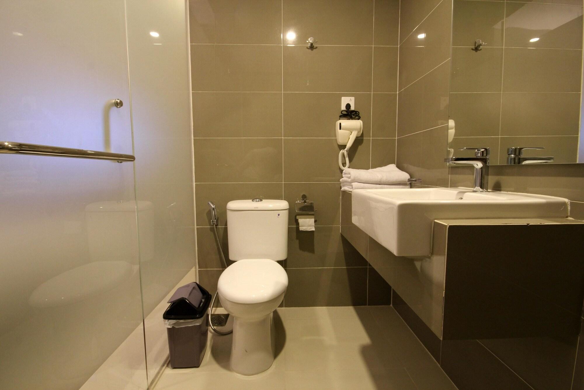 Os Hotel Airport Batam Экстерьер фото