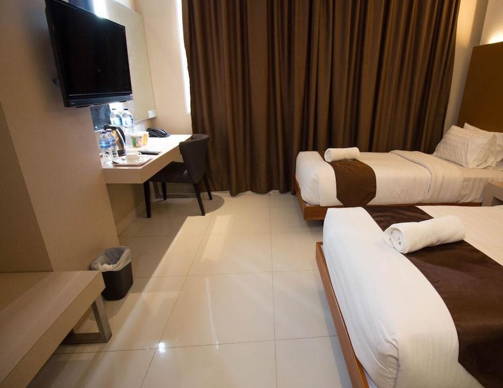 Os Hotel Airport Batam Экстерьер фото