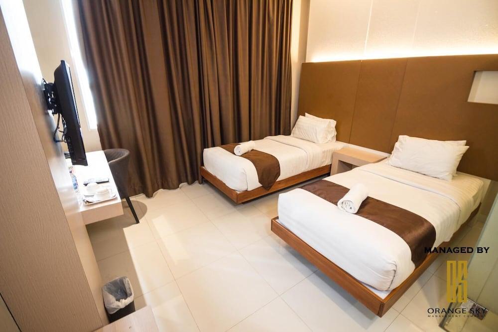 Os Hotel Airport Batam Экстерьер фото