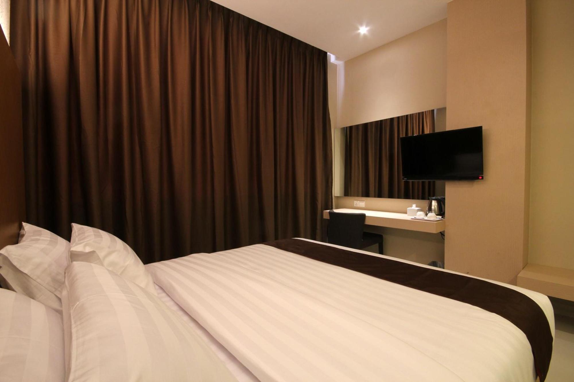 Os Hotel Airport Batam Экстерьер фото